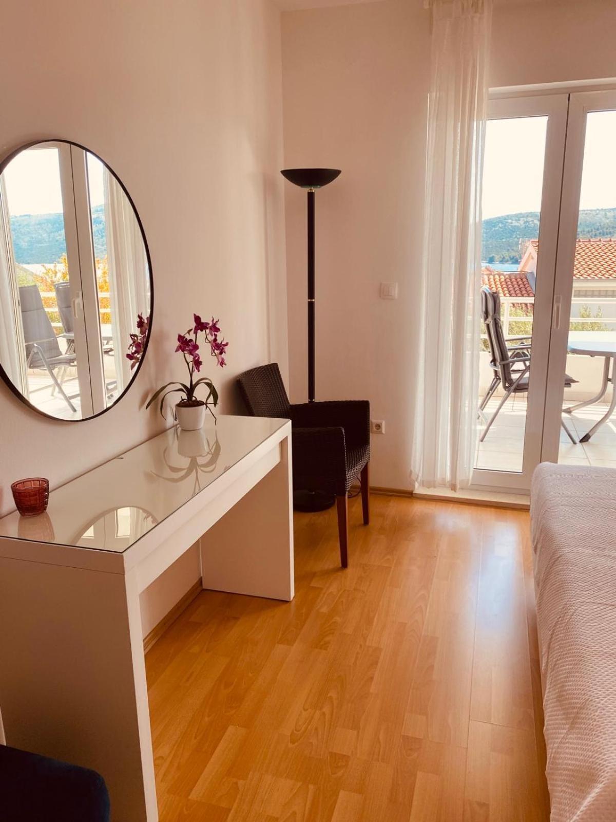 House Agradable Apartment Seget Vranjica Luaran gambar
